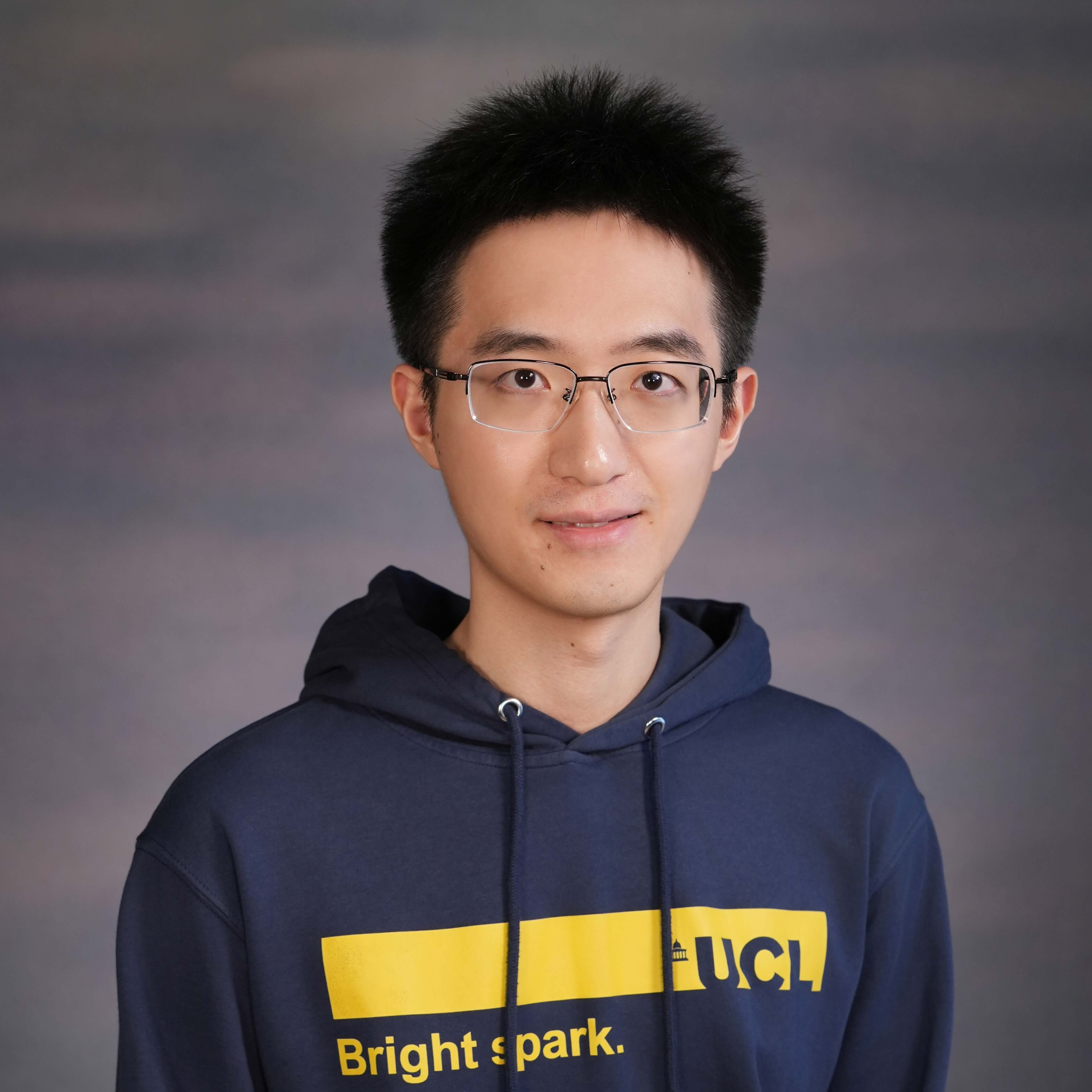 Portrait photo of Yao Lu